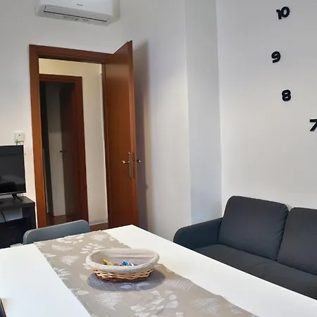 Stabia House 公寓 *